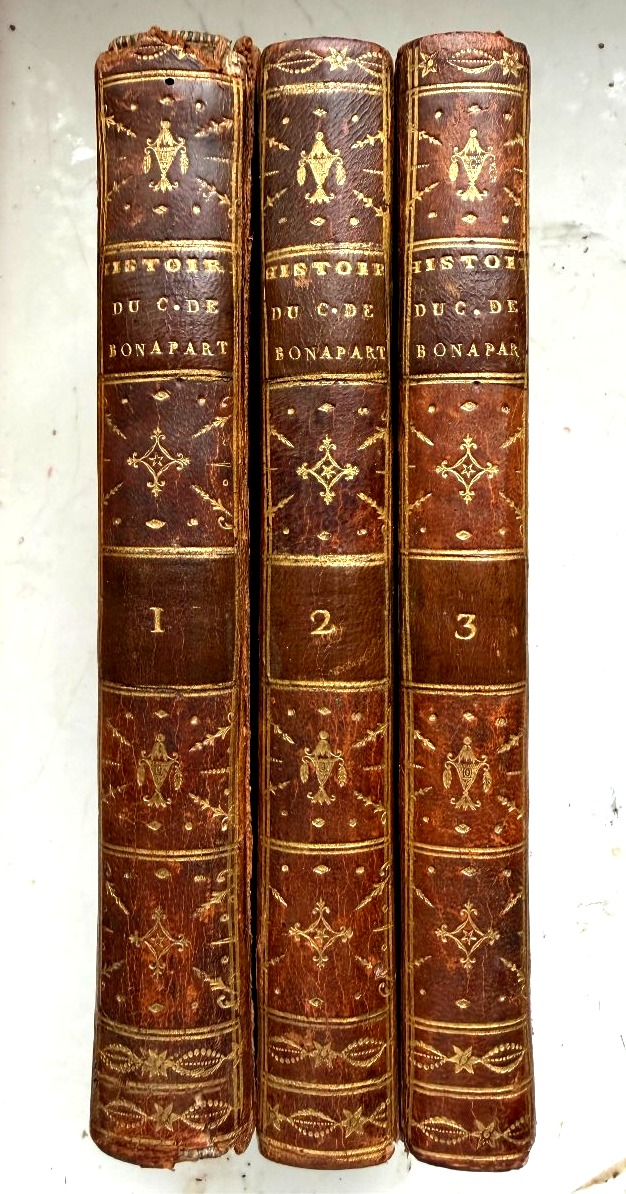 3 Vol.In;8 "Histoire du Consulat de Bonaparte" a Paris An XI . Par S. M. Y. Bel exemplaire 