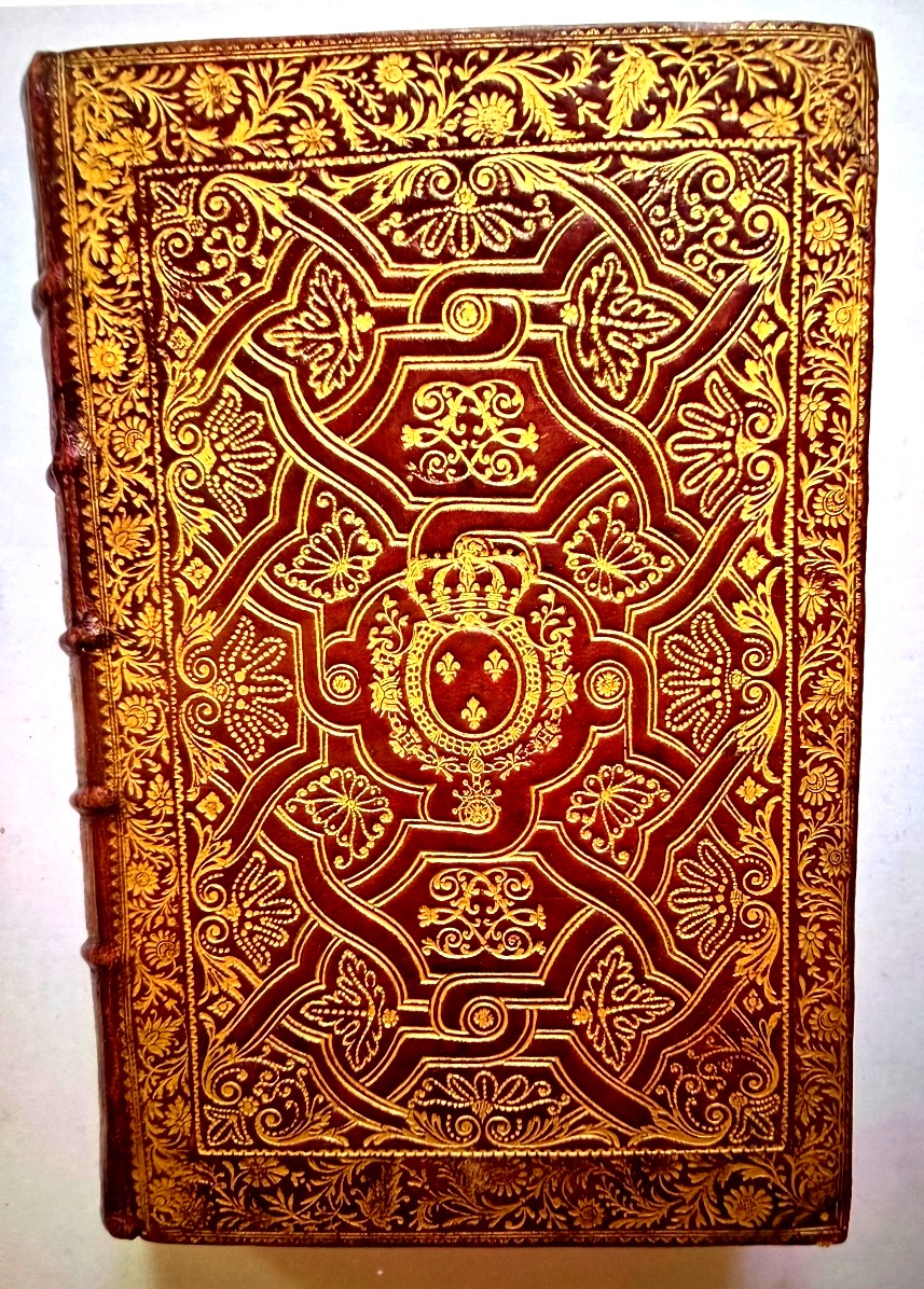 *belle Semaine Sainte* In Red Morocco Leather With Fanfare Binding, 8vo: Featuring The Coat Of Arms Of Louis XV From 1748-photo-2