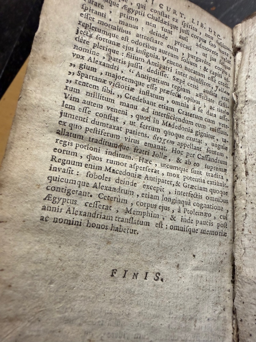 1 Vol In 16 en velin "Q. Curtii Rufi de Rebus Gestis Alexandri Magni" Historiarum .M; Raderii. -photo-8