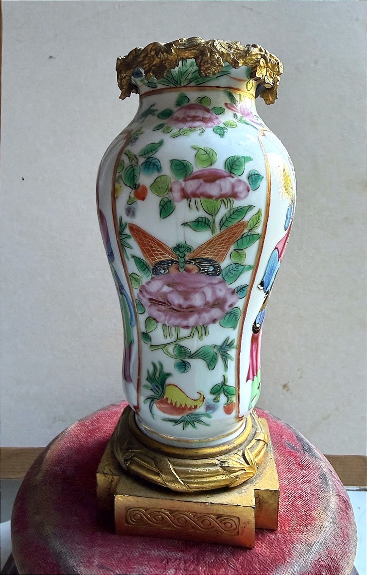  Joli  Vase Canton Famille Verte élégamment décoré monture bronzes dorés soignée ciselée N. III-photo-2