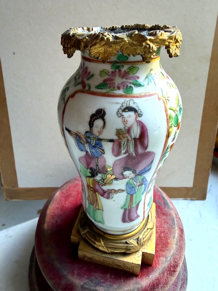  Joli  Vase Canton Famille Verte élégamment décoré monture bronzes dorés soignée ciselée N. III-photo-3