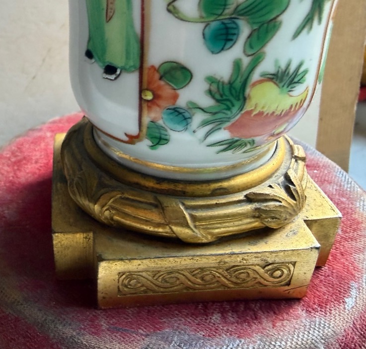  Joli  Vase Canton Famille Verte élégamment décoré monture bronzes dorés soignée ciselée N. III-photo-3