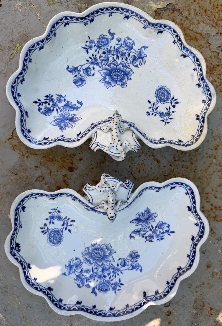 Belle paire de Ravier en faïence de Longwy collection "Chinois" émail blanc ,motif bleus XIXème-photo-2