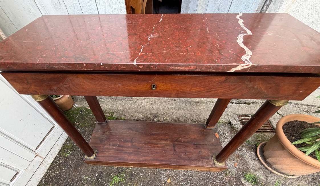 A Simple And Elegant First Empire Console Table In Mahogany Veneer With Column-style Legs And Cherry-red Marble-photo-2