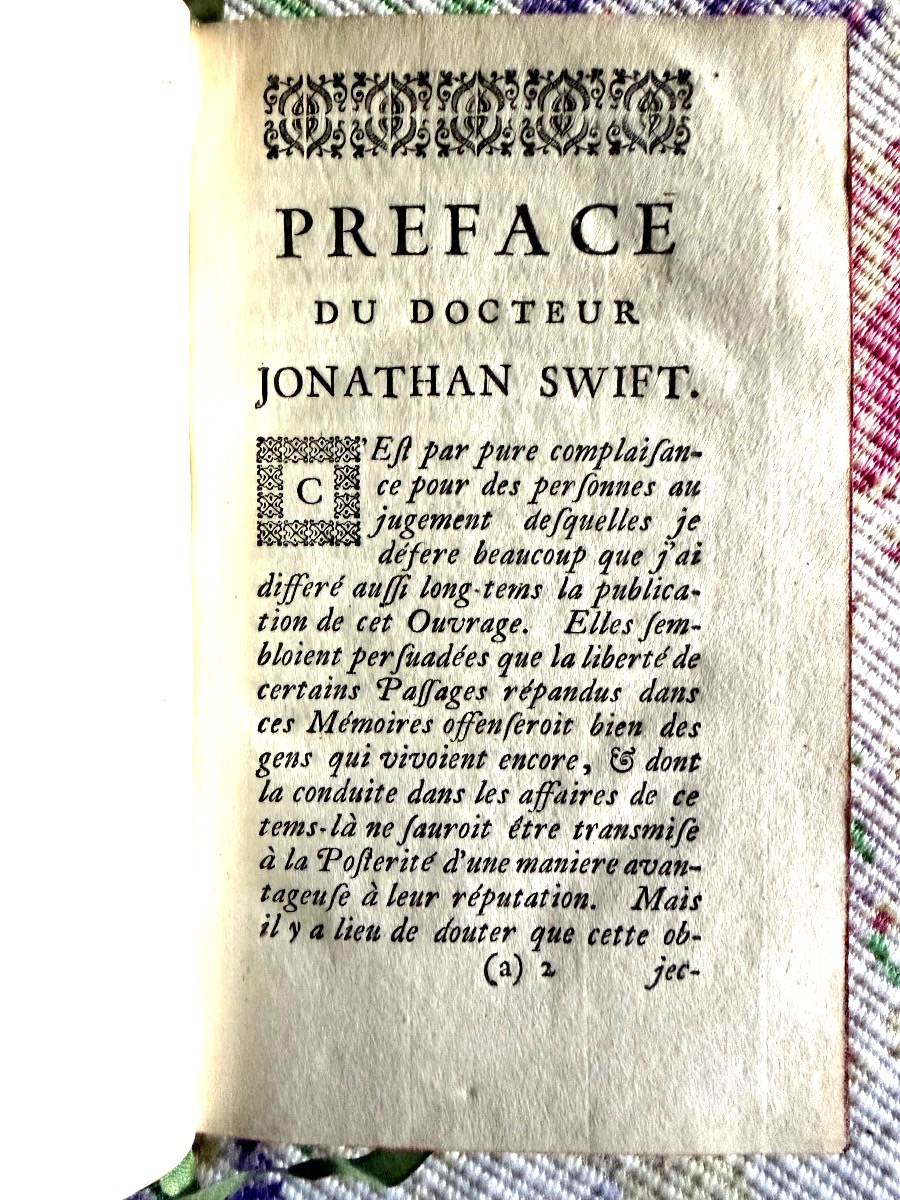 De la Bibliothèque des Princes d'Arenberg "Nouveau Mémoires du Chevalier Guillaume Temple. 1729-photo-2