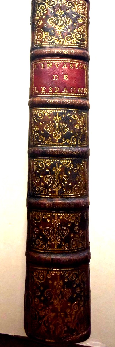 A Historical And Romantic Account Of The Moorish Invasion Of Spain.  In *12 Aux Armes*, 1703-photo-2