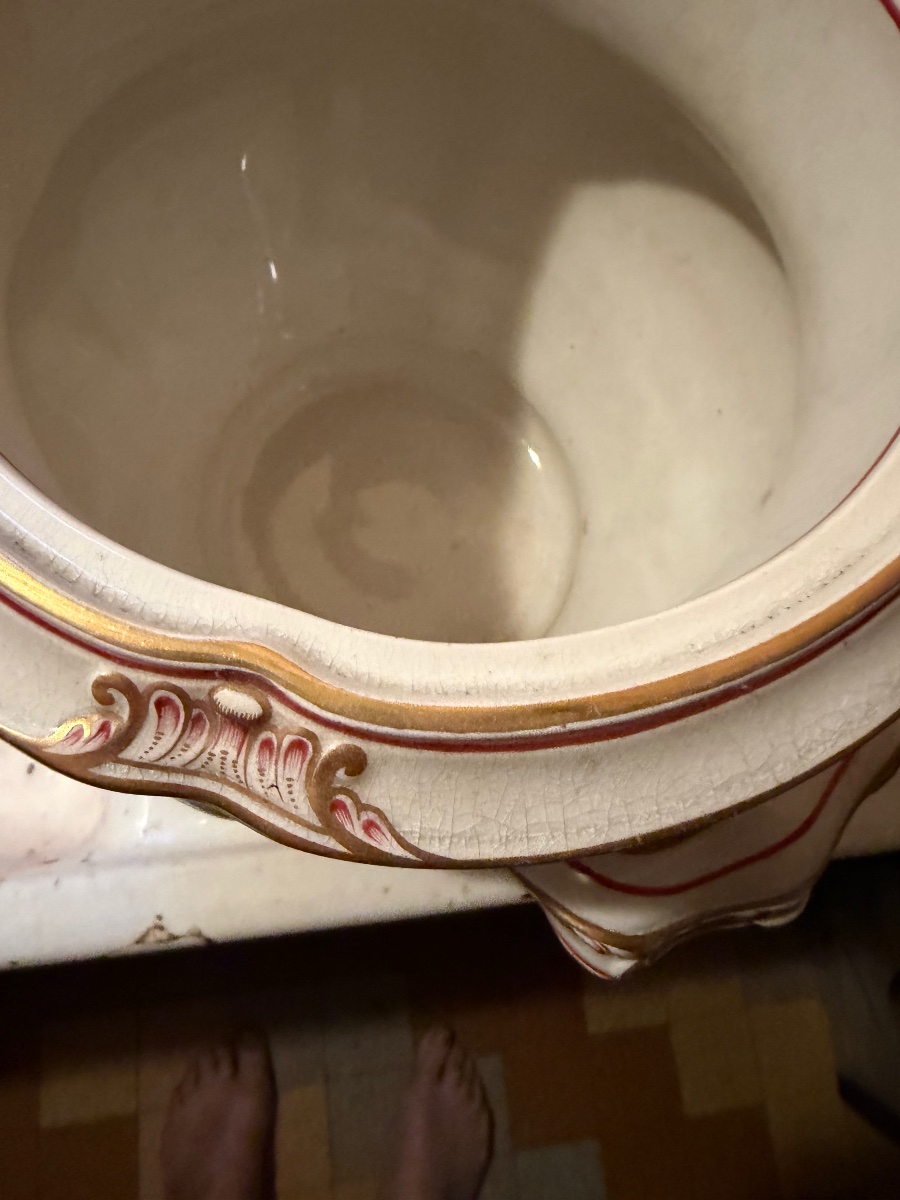 19th-century Victorian Ginger Pot In The Baroque Style, Made Of High-quality Porcelain With Decorative Trim-photo-2