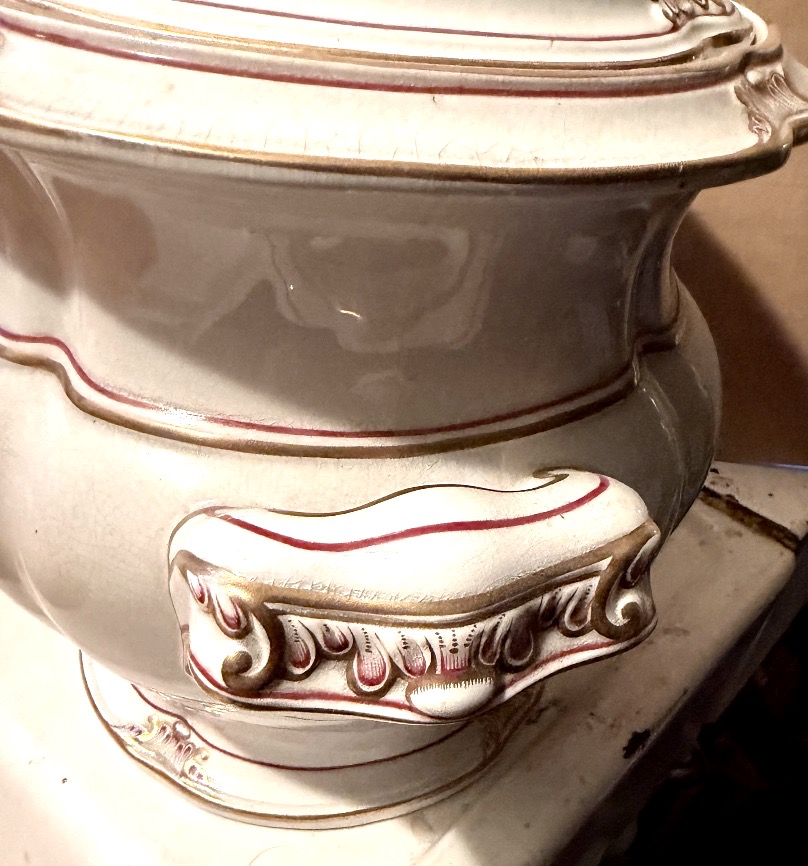 19th-century Victorian Ginger Pot In The Baroque Style, Made Of High-quality Porcelain With Decorative Trim-photo-5