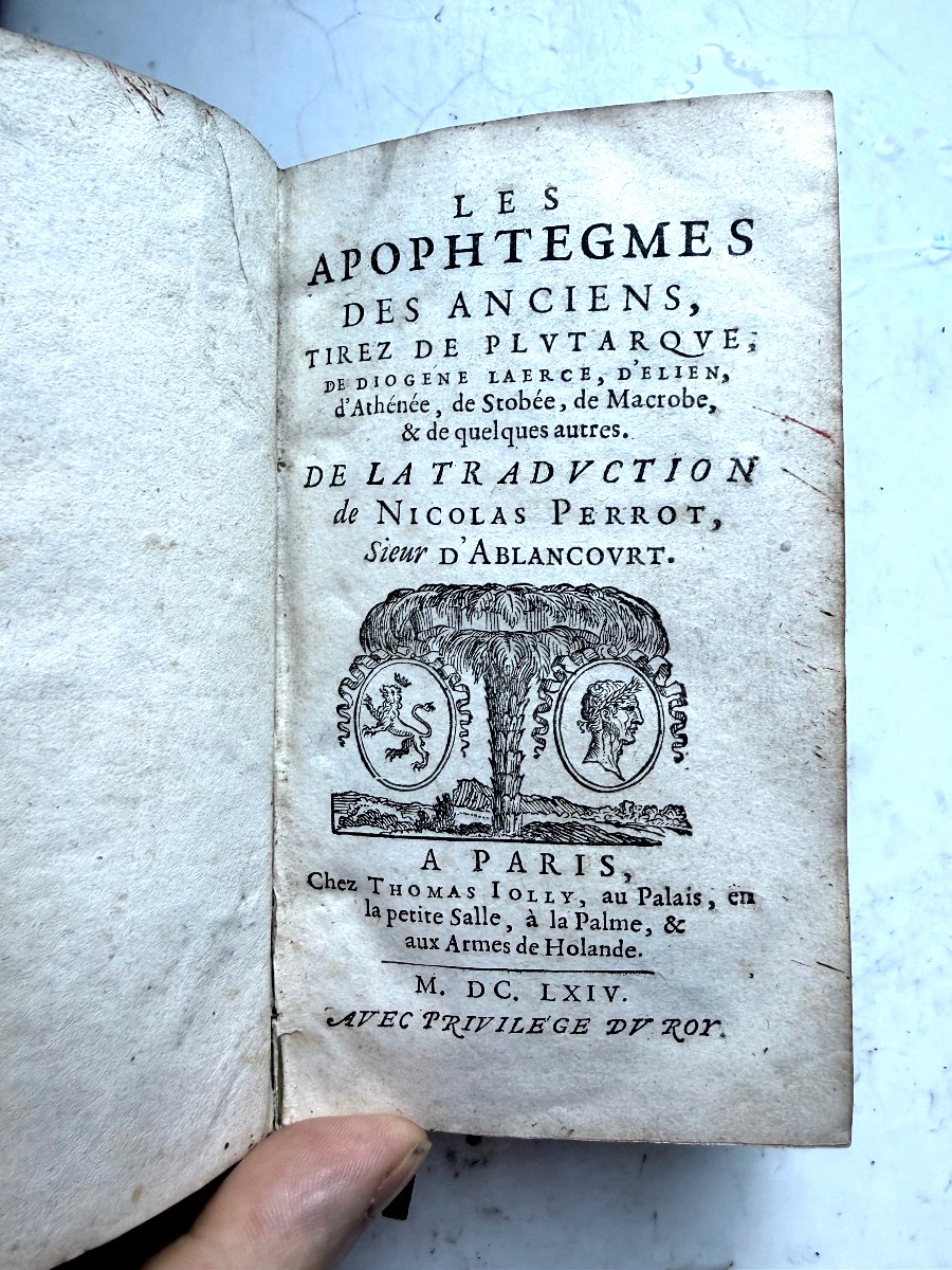 In 12  Armes des Montmorency-Fosseux (1731-1799) "Les Apohtegmes des Anciens" de N. Perrot 1664-photo-2