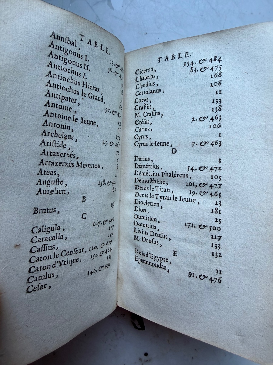 In 12  Armes des Montmorency-Fosseux (1731-1799) "Les Apohtegmes des Anciens" de N. Perrot 1664-photo-1
