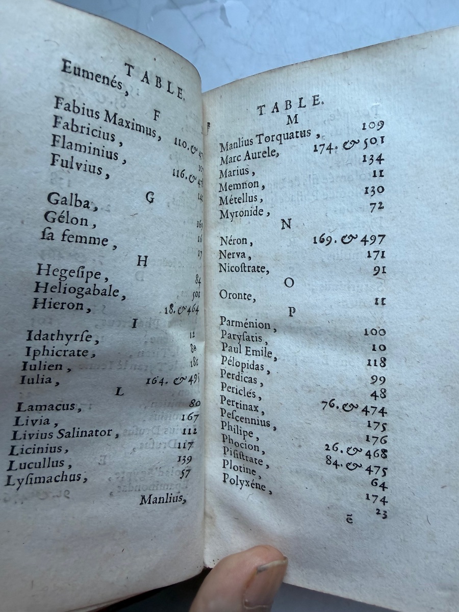 In 12  Armes des Montmorency-Fosseux (1731-1799) "Les Apohtegmes des Anciens" de N. Perrot 1664-photo-2