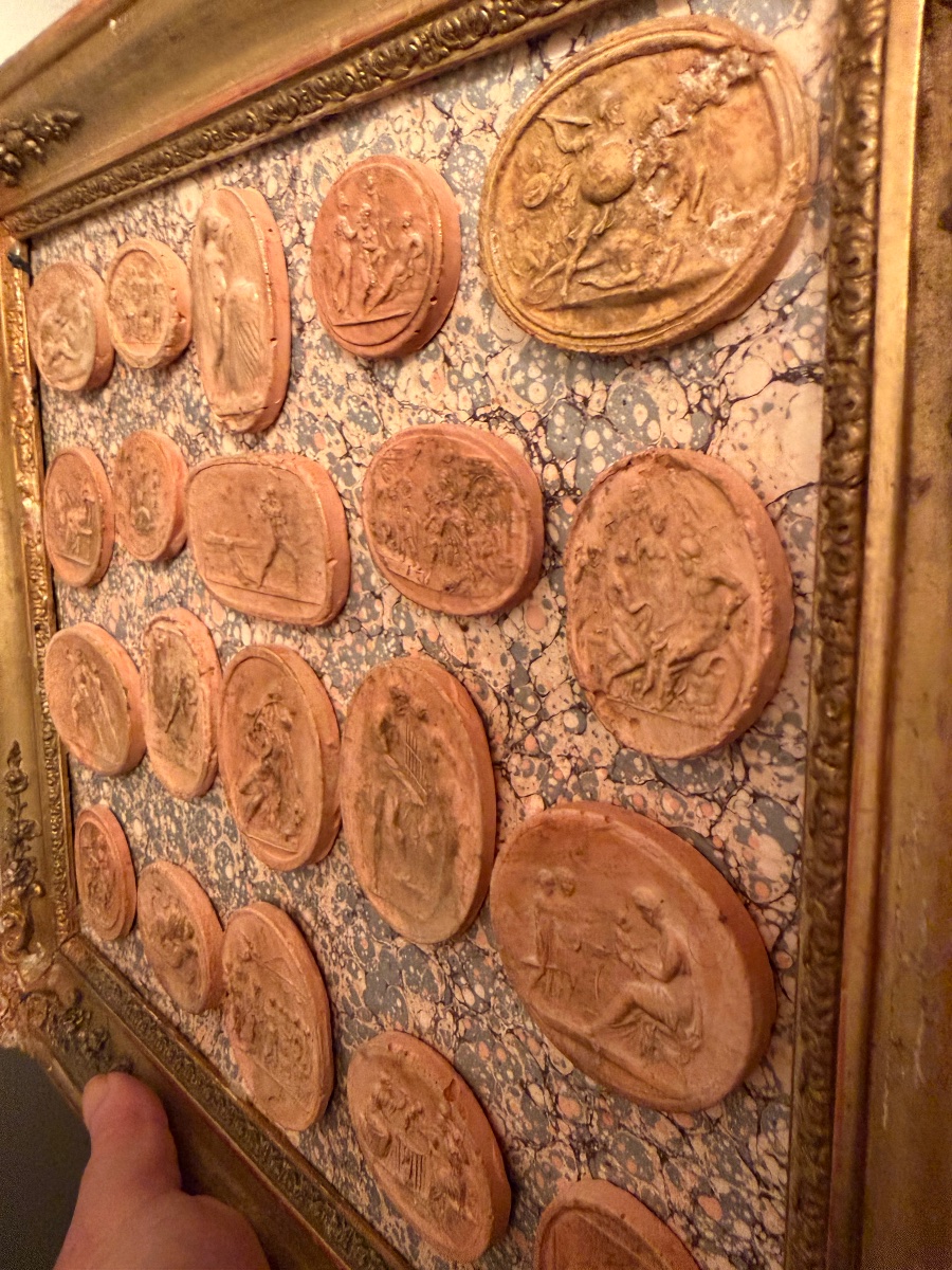 Collection d'empreintes de Camées en Terra-cotta d'Antiques encadrés XIX ème Castello Di Samm..-photo-6