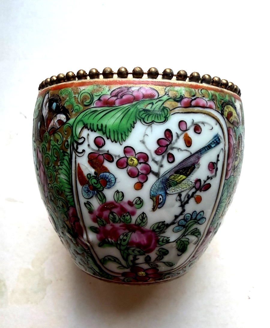 19th-century Chinese Canton Vase, Green Family, With A Bronze-beaded Rim And Richly Decorated With Four Cartouches-photo-5