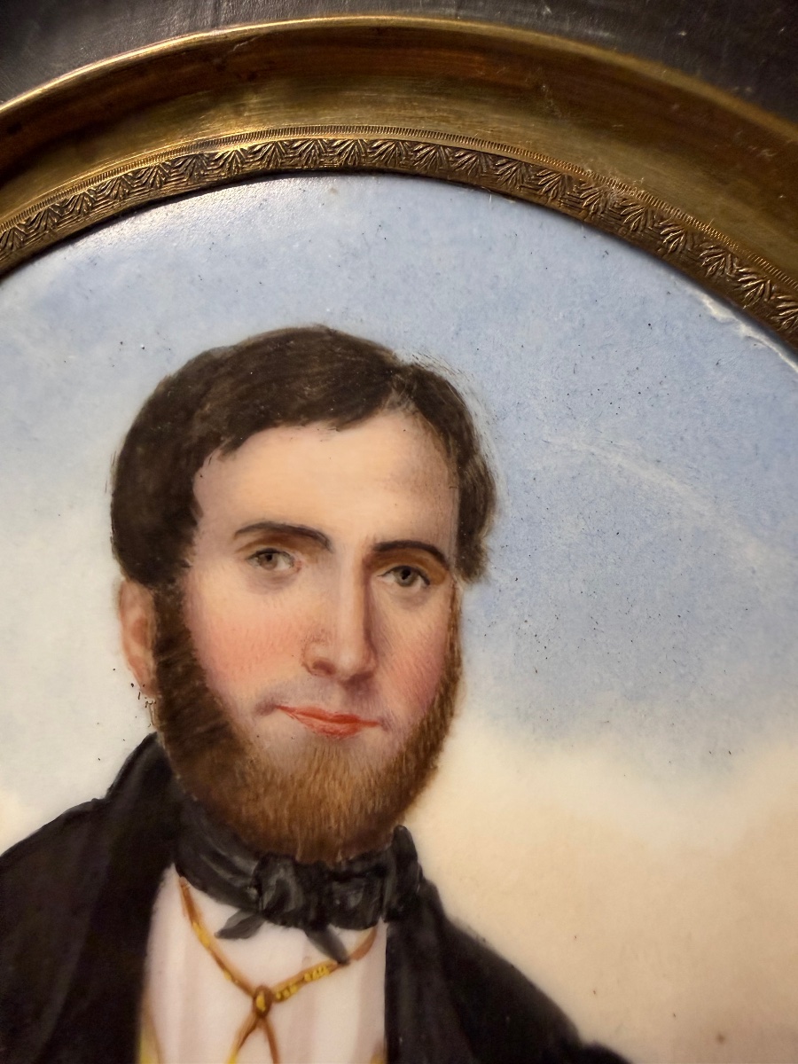 Portrait a la miniature sur porcelaine d'un notable Louis Philippe assis dans son cadre ovale-photo-3