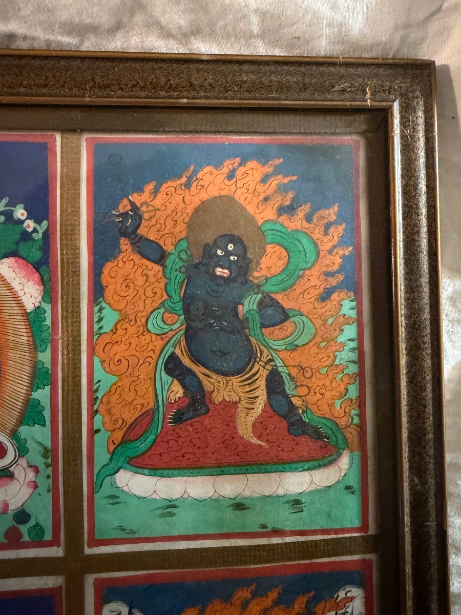 Panneau encadré de 8 différents personnages de la religion Boudhiste gouaches colorées XVIIIème-photo-4