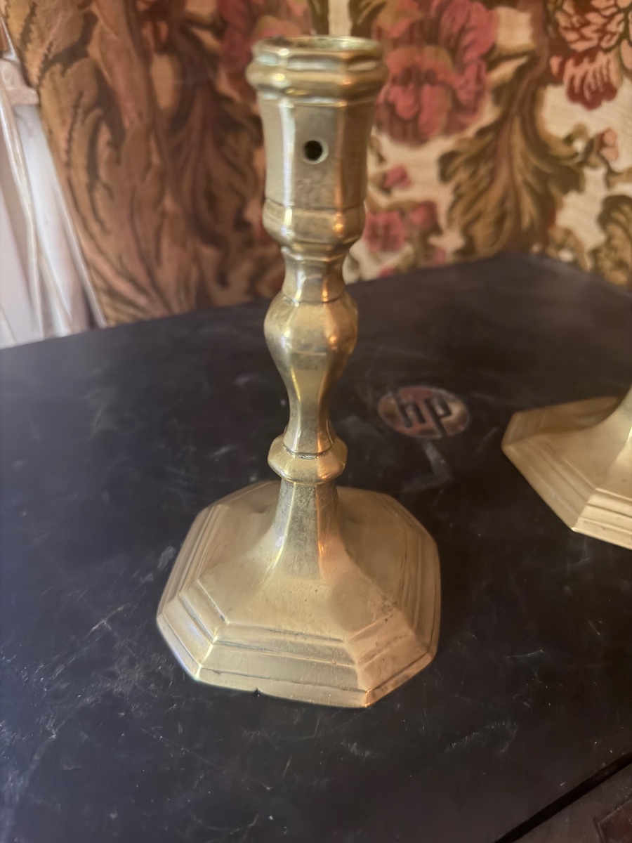 Paire de bougeoirs de Changeur en bronze poli tourné et retouchés Français du XVIIème siècle-photo-3
