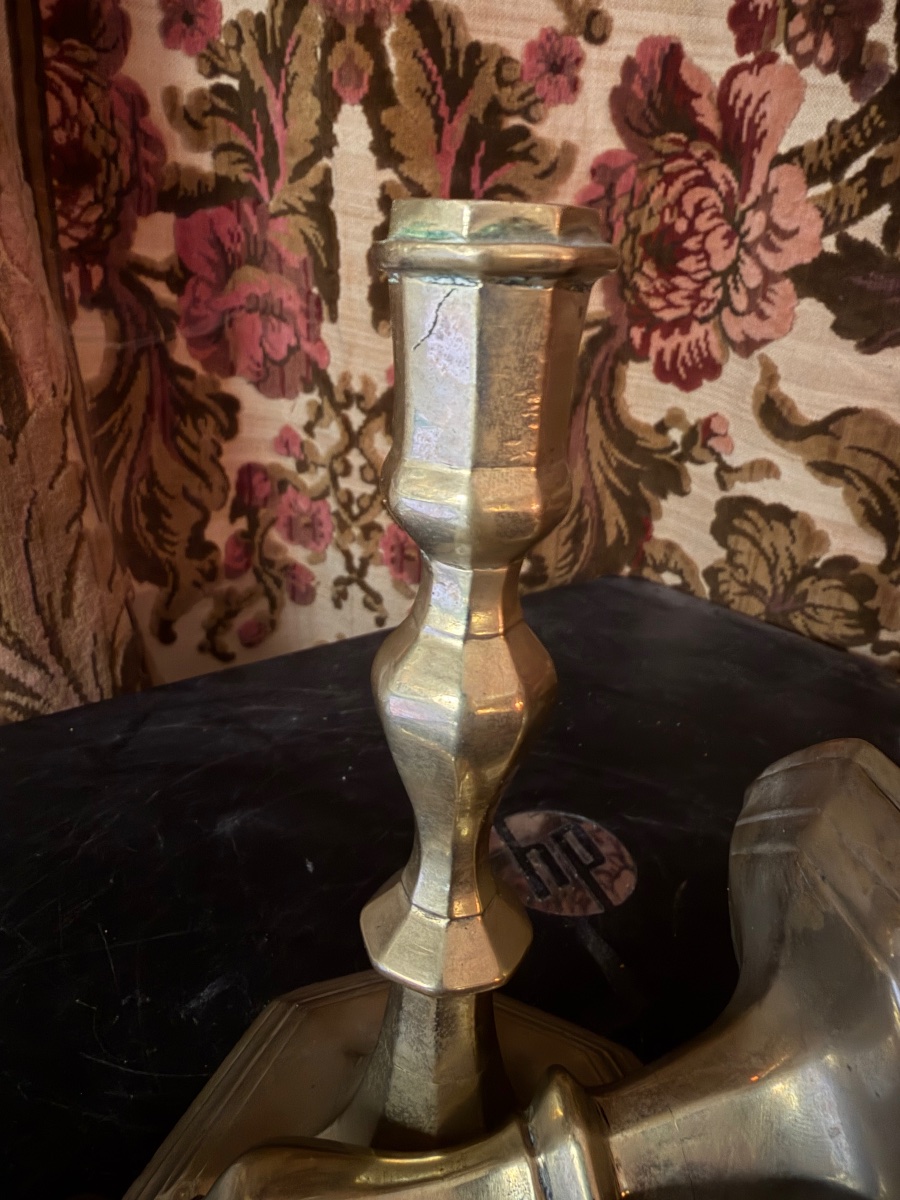 Paire de bougeoirs de Changeur en bronze poli tourné et retouchés Français du XVIIème siècle-photo-4