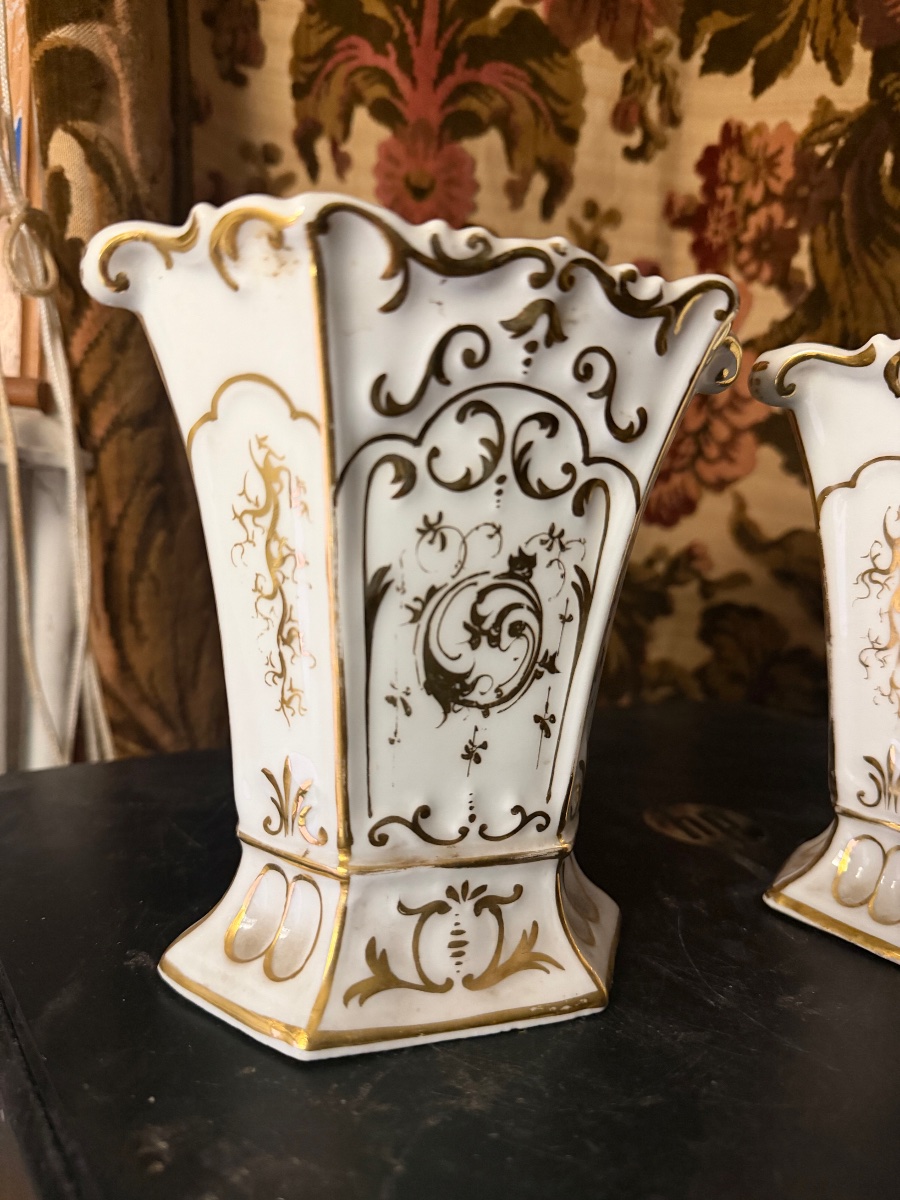 Pair Of Flared, Faceted, And Scalloped Vases With Floral Decoration, Made Of Paris Porcelain, "charles X"-photo-4