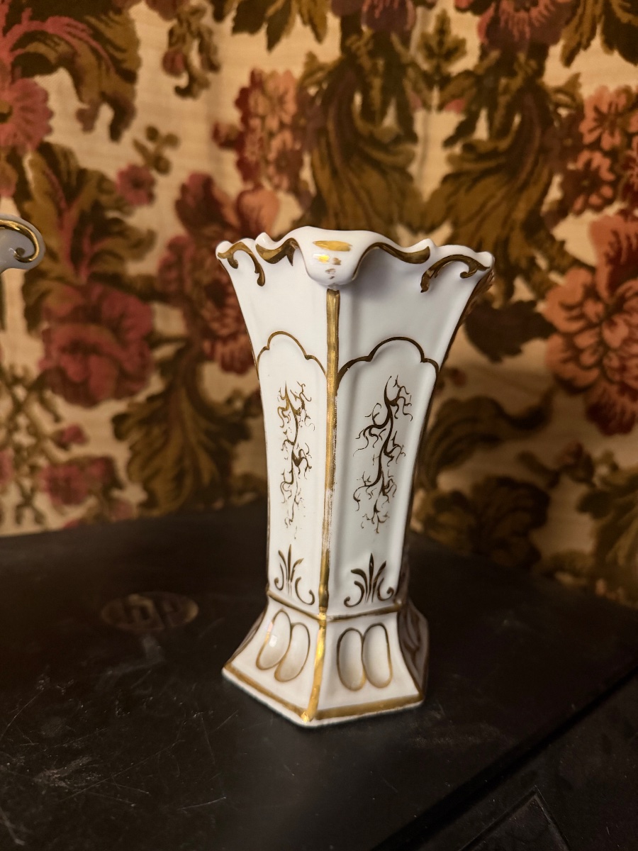 Pair Of Flared, Faceted, And Scalloped Vases With Floral Decoration, Made Of Paris Porcelain, "charles X"-photo-5