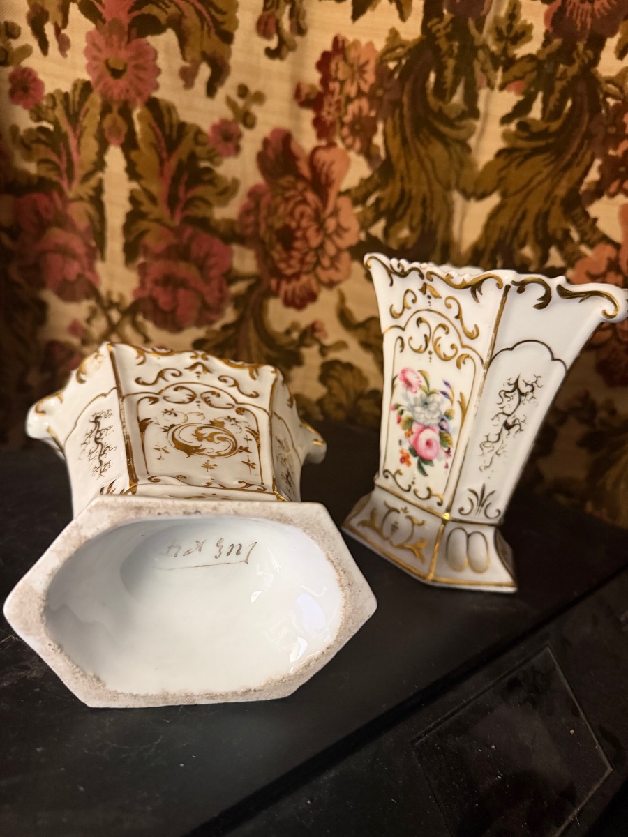 Pair Of Flared, Faceted, And Scalloped Vases With Floral Decoration, Made Of Paris Porcelain, "charles X"-photo-6