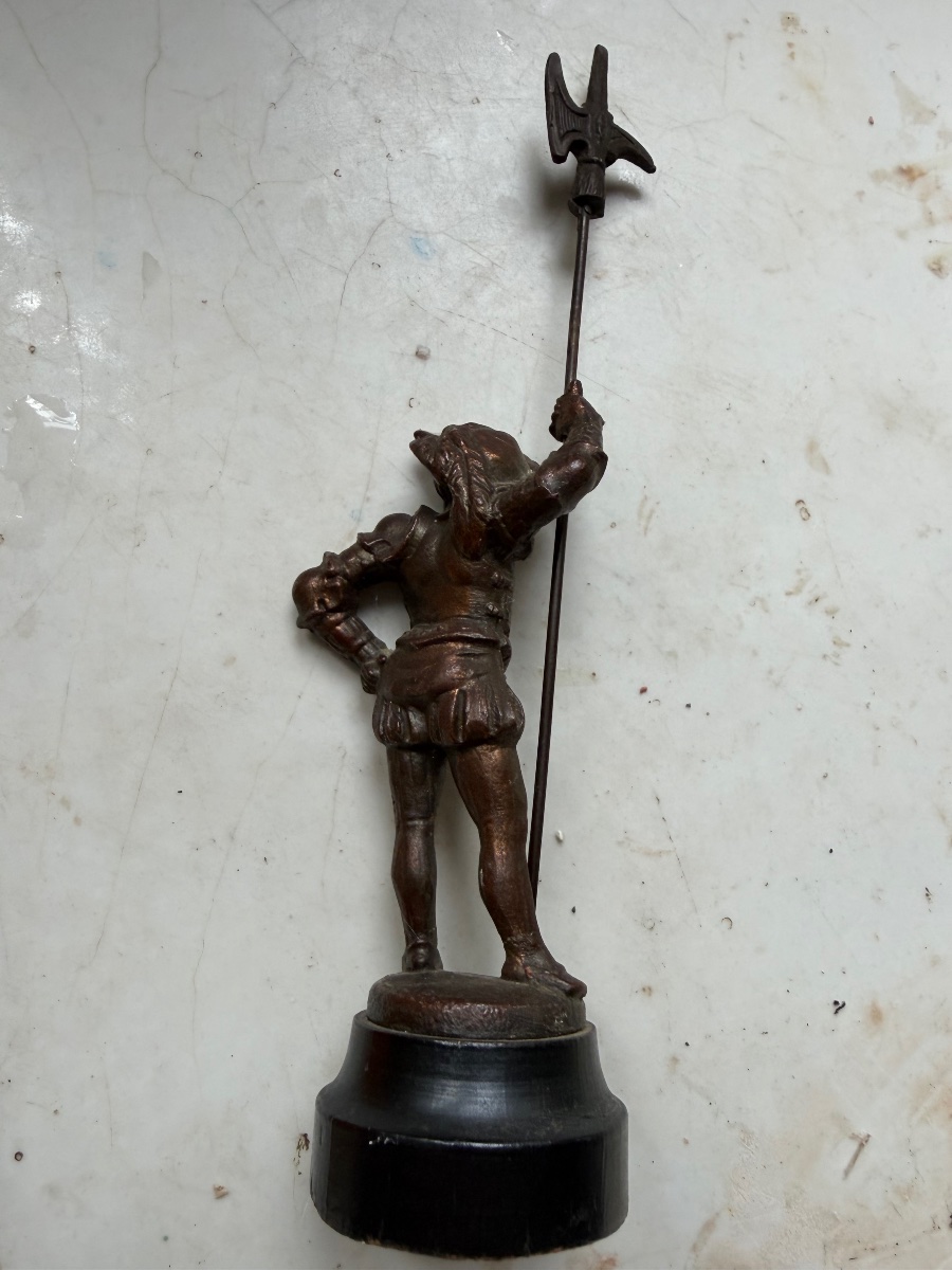  Fine Statuette d'un garde de la Renaissance a la hallebarde  métal patine bronzée Napoléon III-photo-3
