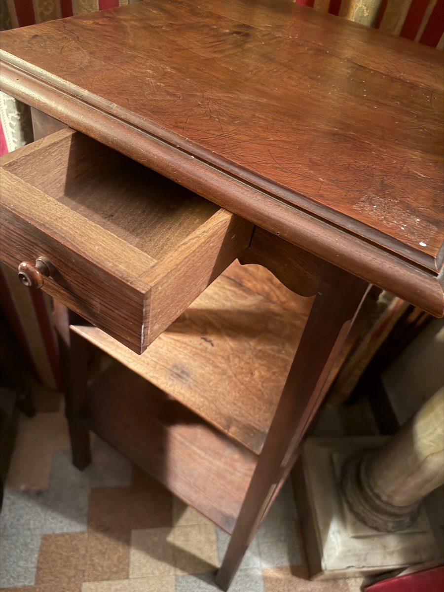 A Substantial, Understated 19th-century Walnut-stained Parlor Sideboard With Three Drawers Set In A Belt-style Frame-photo-5