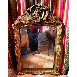  Large Beautiful Mirror Early 18th Century In Golden Wood With Curved And Openwork Golden Original Patina Pediment 