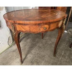 Rare  grande table ronde tambour style Louis XV marquetée richement bordée 2tiroirs en ceinture