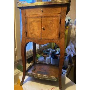 Meuble de salon  richement marqueté  Suisse fin XVIIIème , style Louis XV double galerie marbre