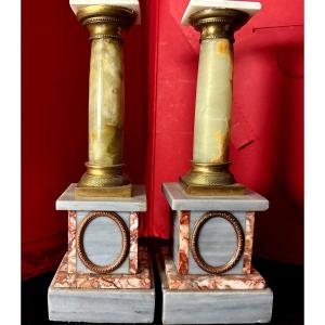 Paire d'élégantes colonnes piédestal en marbre onyx et bronze XIXème décoratives en présentoir.