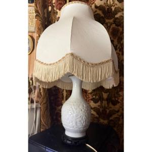 Asian Lamp From The 1960s In Honeycomb Glazed Porcelain, Bulbous Body With Palmette Motif, Base