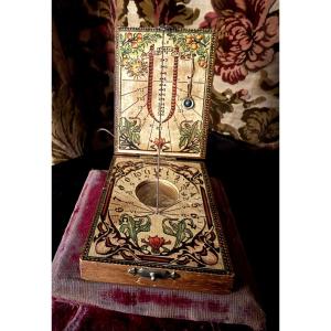 Compass Case With Sundial And Verticality Weight Decorated With Colorful Paper Motifs