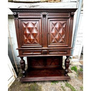 Large Crédence Cabinet Double Doors Three Drawers In Walnut Belt Diamond Point, 17th Century