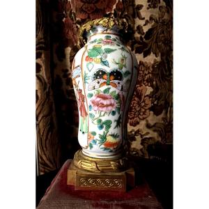 Charmant vase Chinois Canton décoré  Famille Verte décoré et monture Bronze doré Napoléon III