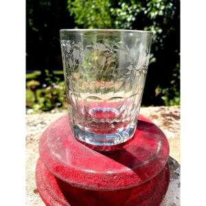 Important épais grand verre gravé au cartouche fleuri : "Douzal" du XIXème , base facettée