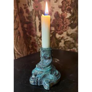 Bougeoir bas en bronze de coiffeuse , cire perdue XVIII ème patinée vert de style baroque: L.XV