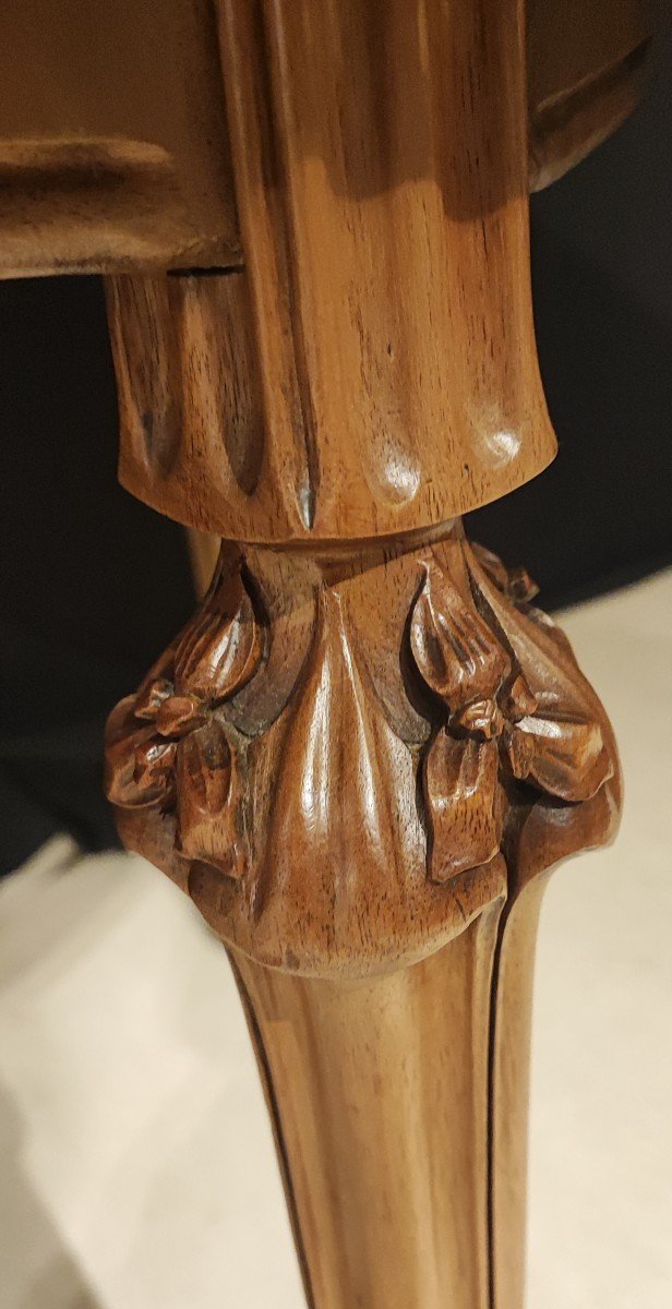 Louis Majorelle - Tripod Pedestal Table In Solid Walnut Decorated With Aristolochia Leaves-photo-1