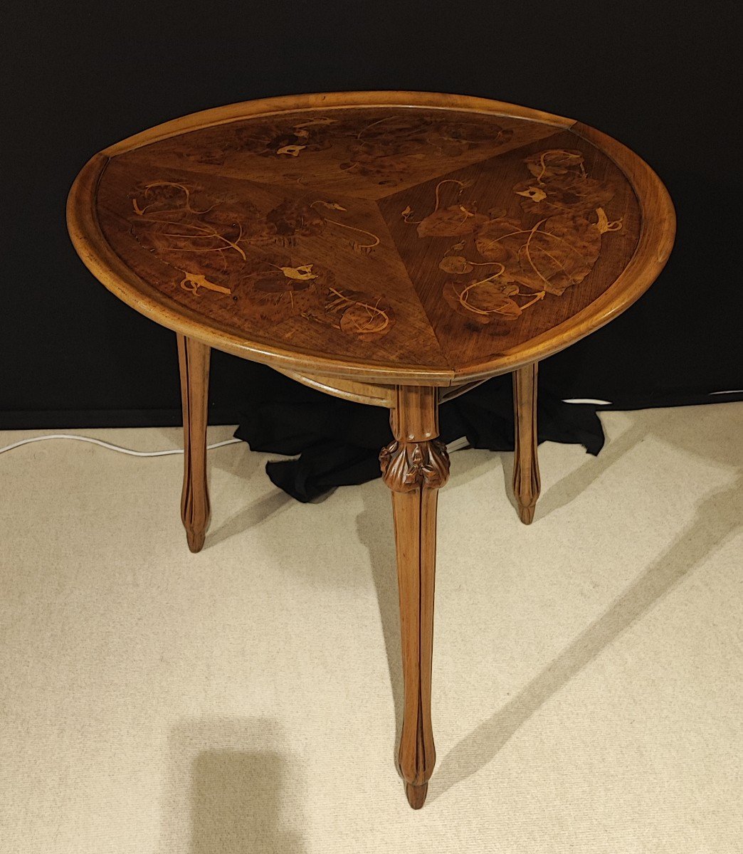 Louis Majorelle - Tripod Pedestal Table In Solid Walnut Decorated With Aristolochia Leaves