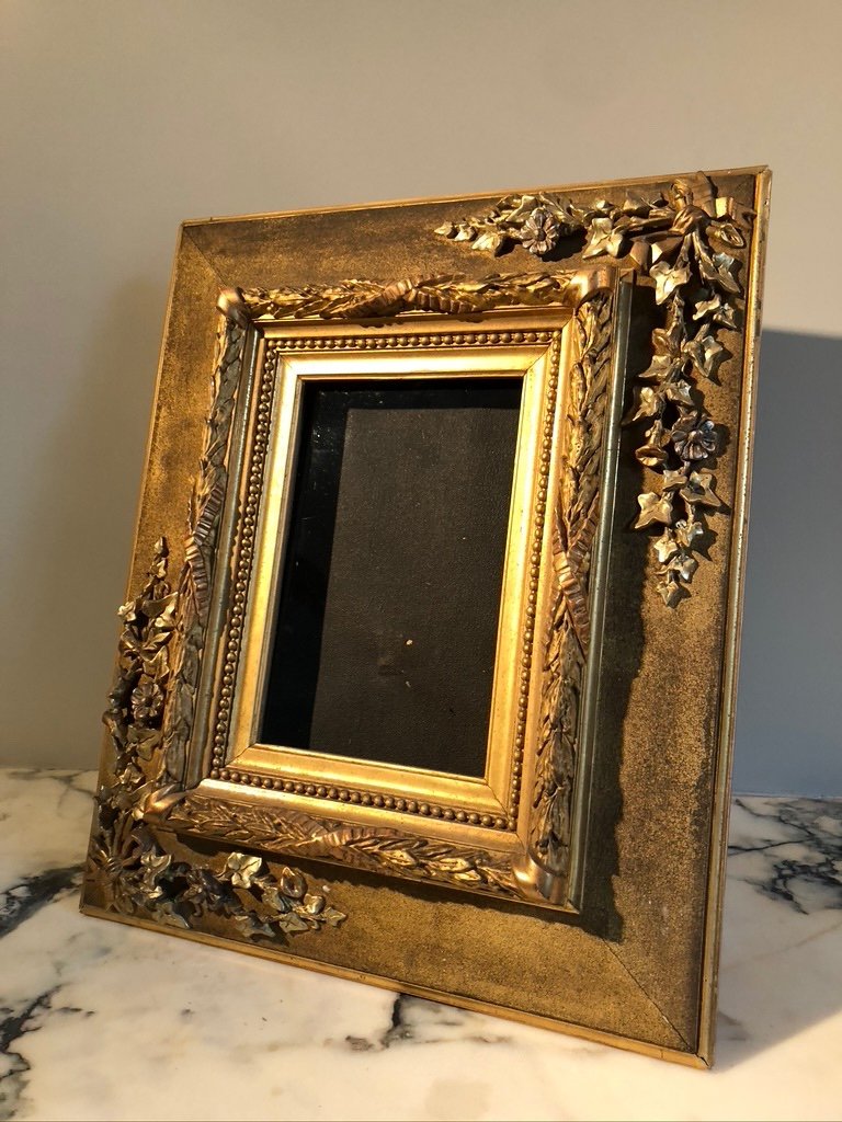 Photo Frame With Flower Decor-photo-1