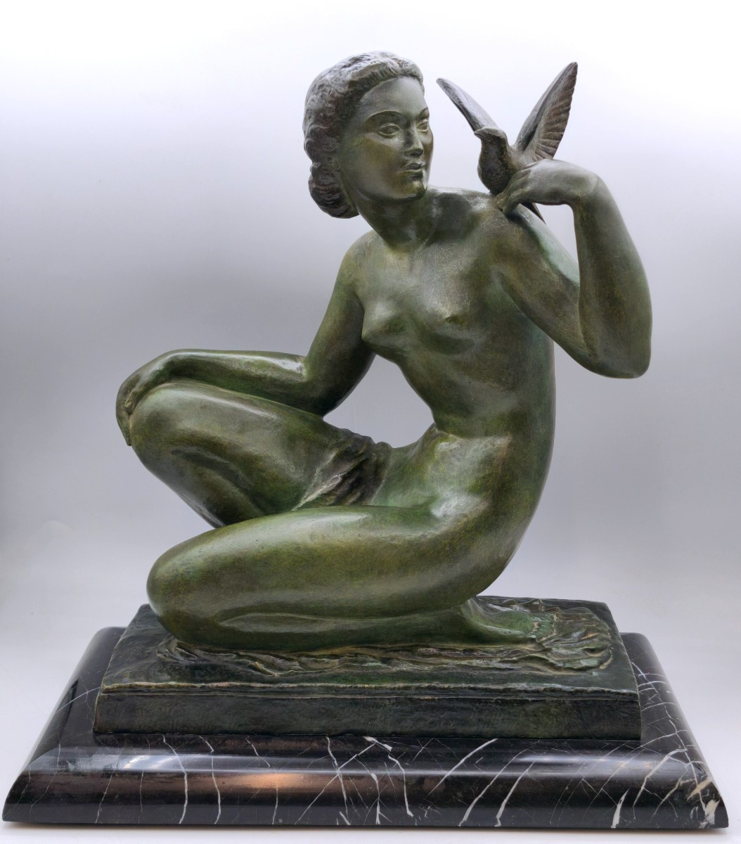 Bronze Art Déco - Femme à la colombe 