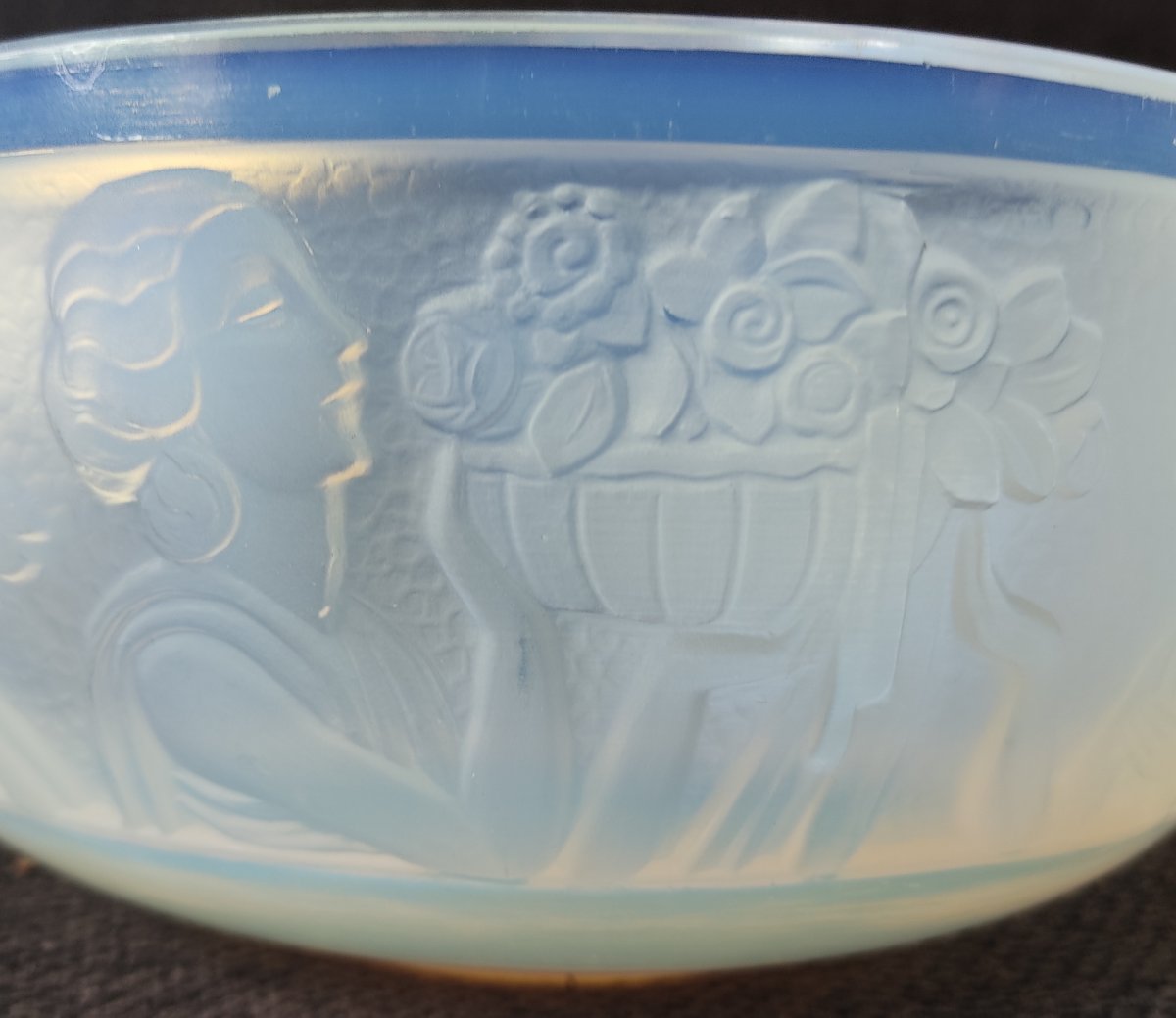 Sabino. Vase, Opalescent Glass Bowl Decorated With A Frieze Of Mythological Characters-photo-2