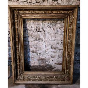 Large 19th Century Carved Wooden Frame Decorated With Acanthus Leaves