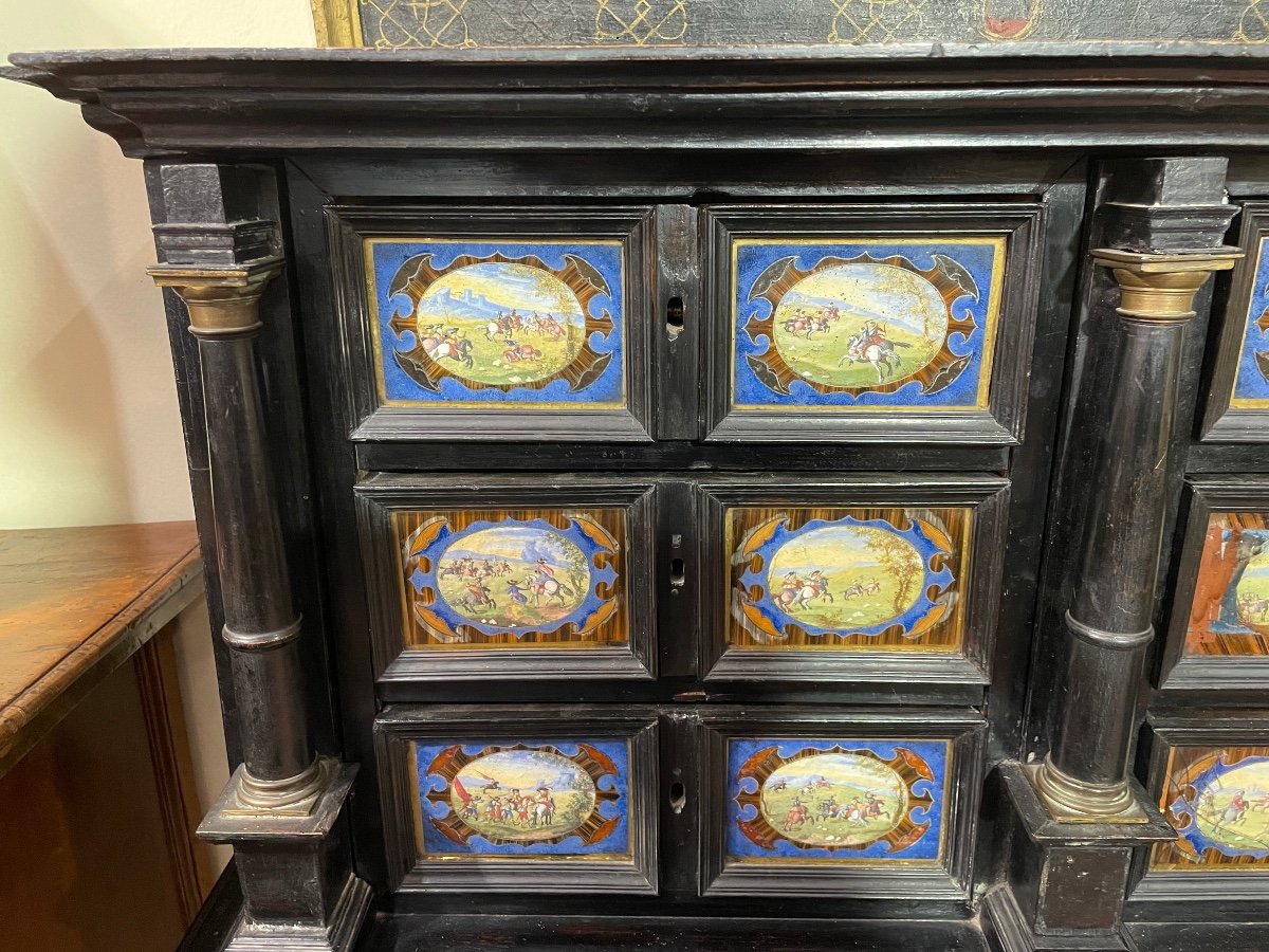 Coin Cabinet, With XVII Paintings-photo-2