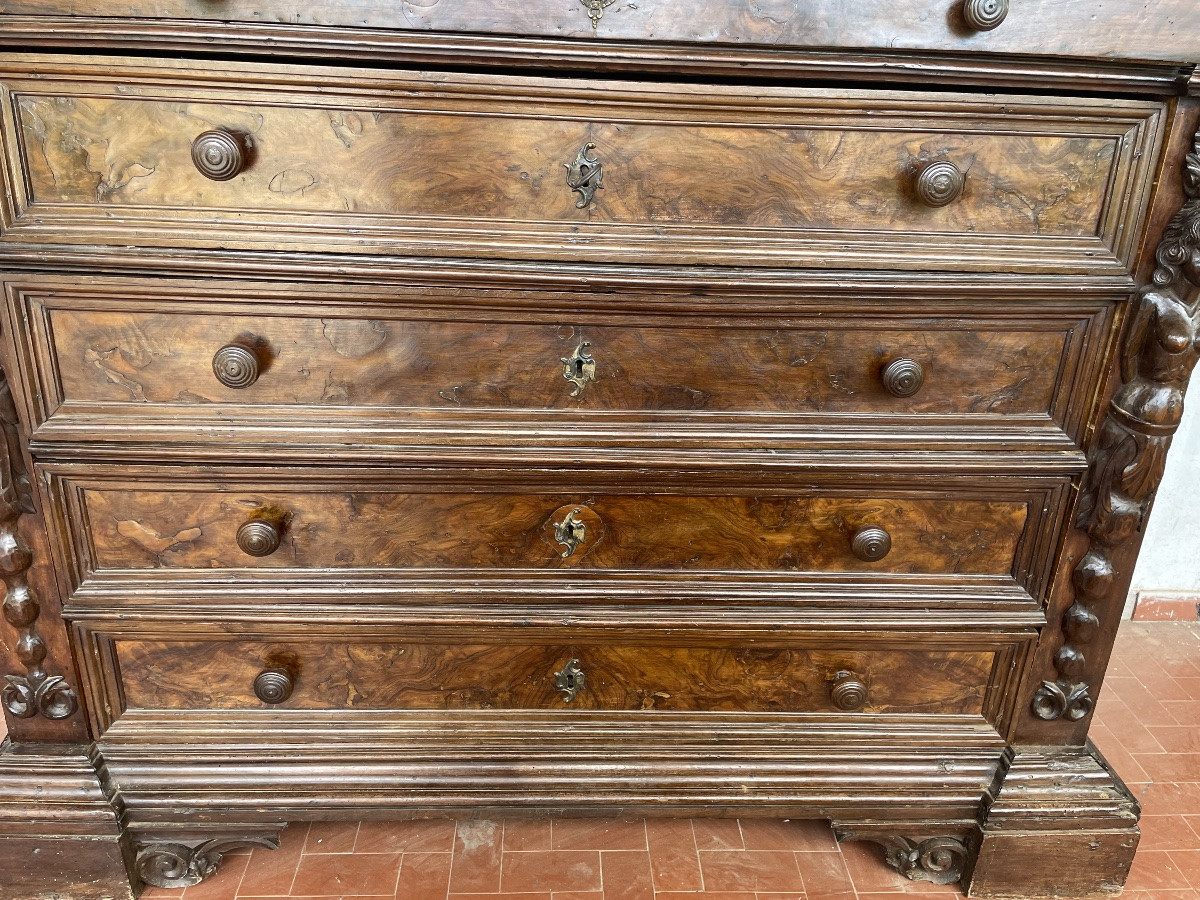 Grande commode en noyer, XVIIe siècle-photo-1