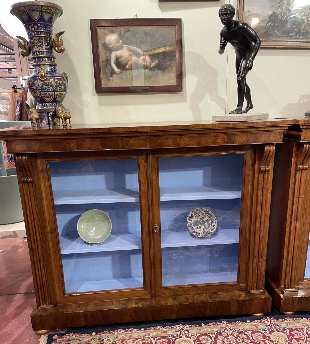 Paire de vitrines en noyer du XIXe siècle-photo-2