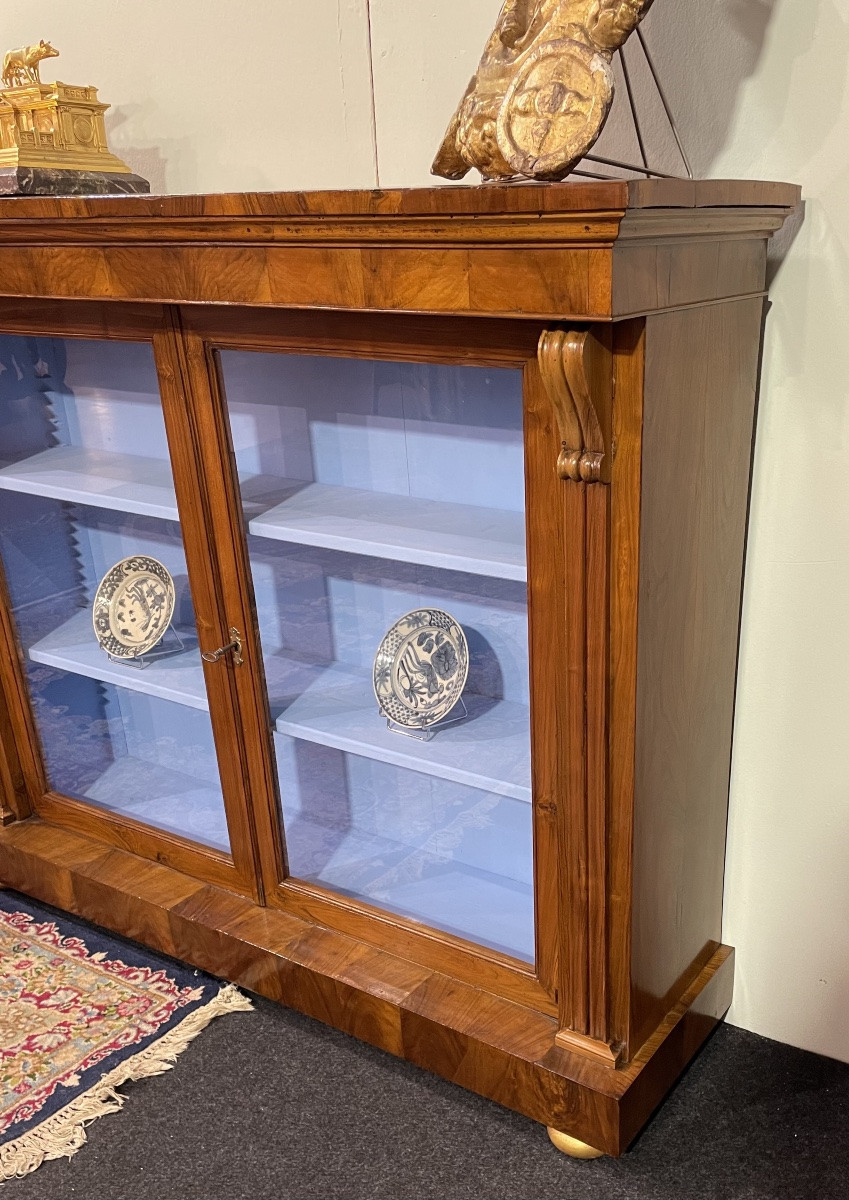 Paire de vitrines en noyer du XIXe siècle-photo-4