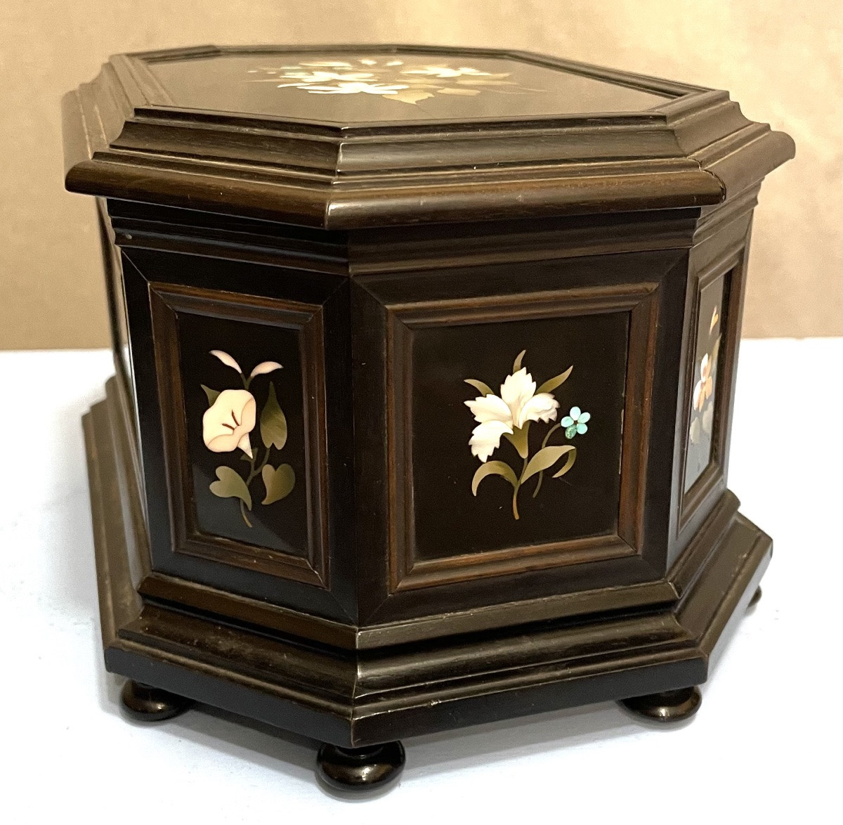 Coffret octogonal en pierre, Italie du XIXe siècle-photo-1