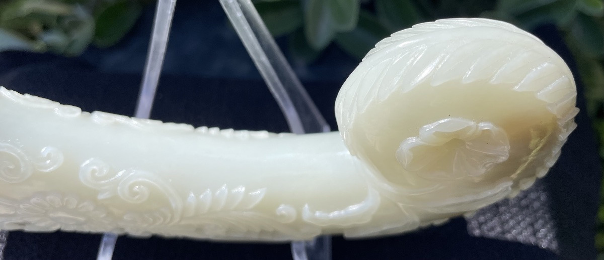 19th-century Mughal Jade Dagger Handle-photo-2