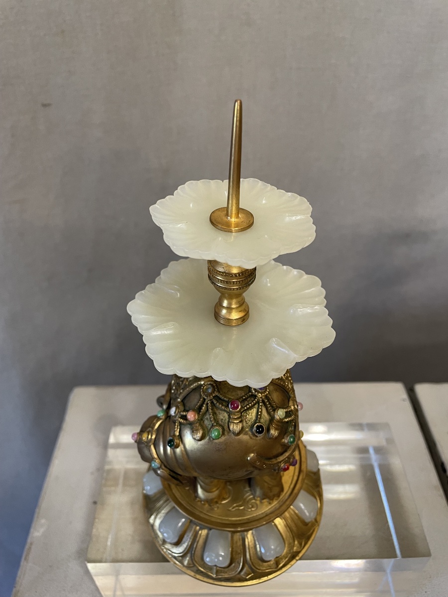 Paire de bougeoirs en bronze doré en forme d'éléphant, Chine, XXe siècle-photo-2
