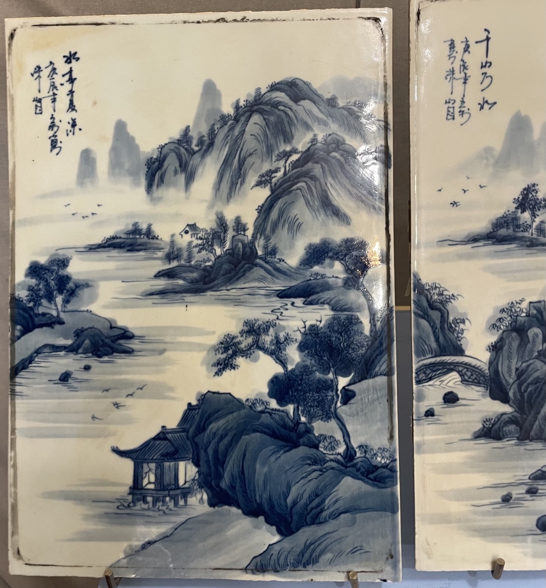 Paire de plaques blanches et bleues, Chine du XXe siècle-photo-3